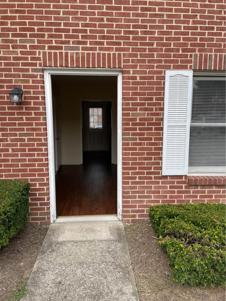 120 Alycia Way - 4